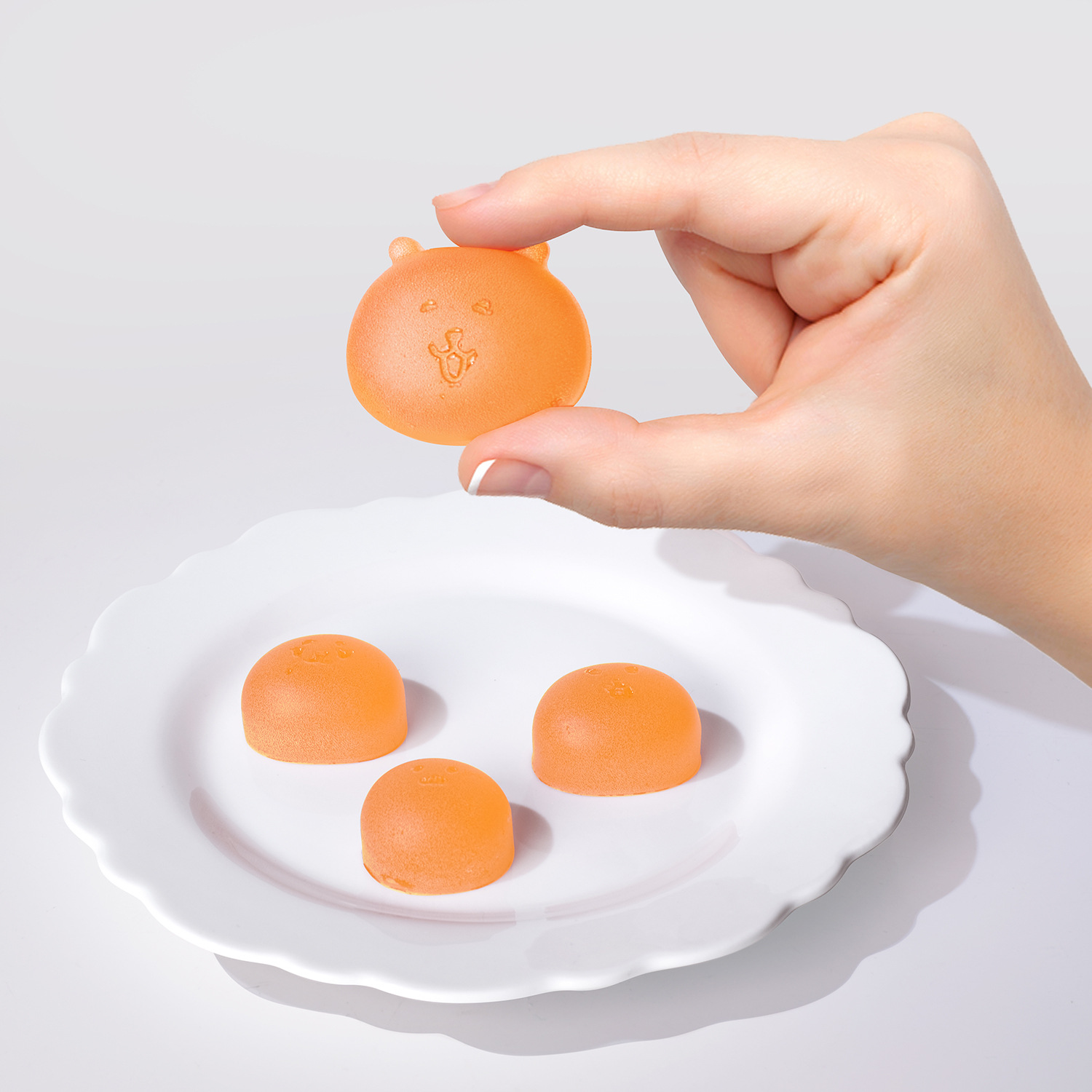 قالب سيليكون لصنع مكعبات الثلج - مراجعة Food Storage Kitchen وسعره